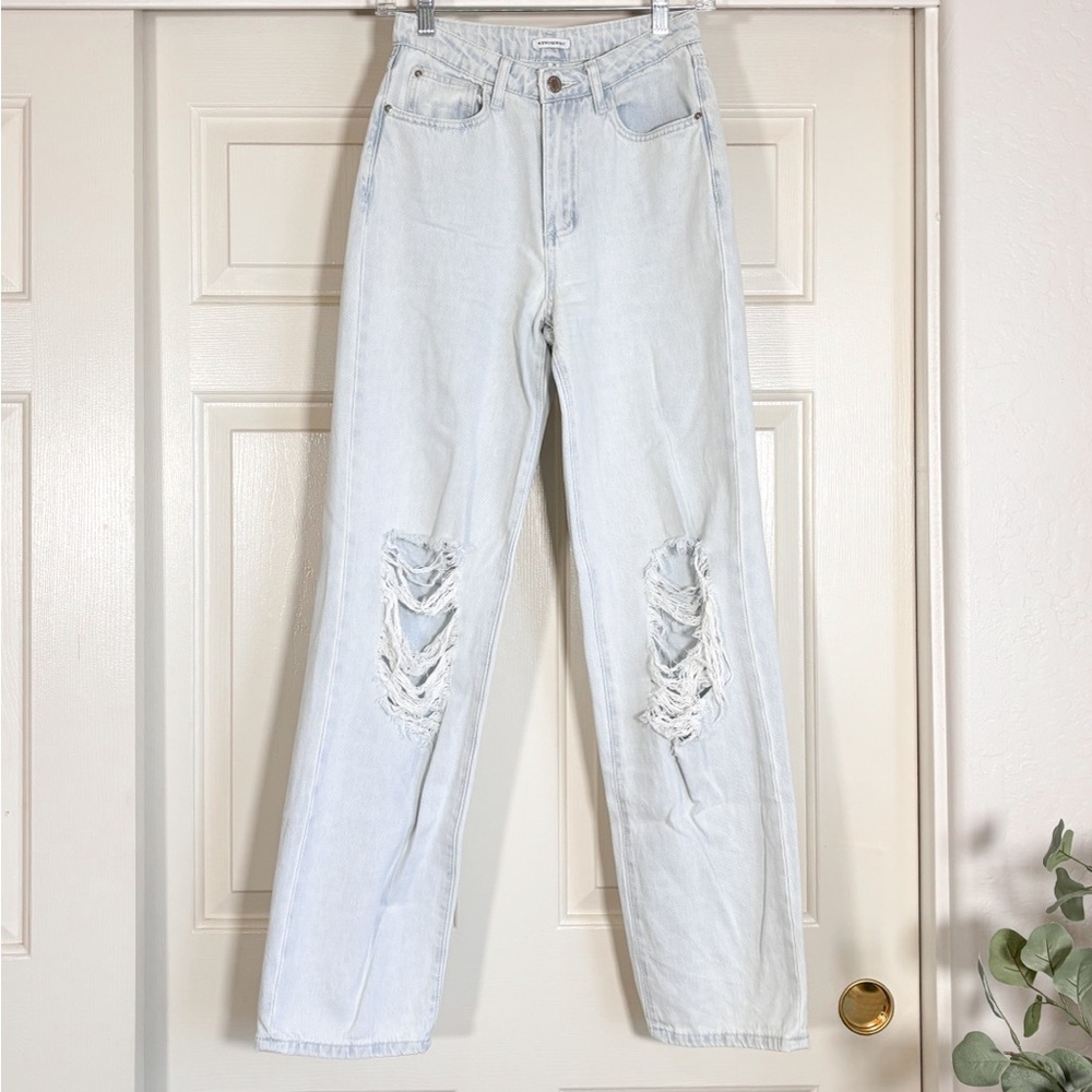 WEWOREWHAT Distressed Highwaisted Light Wash Straight Leg Jeans